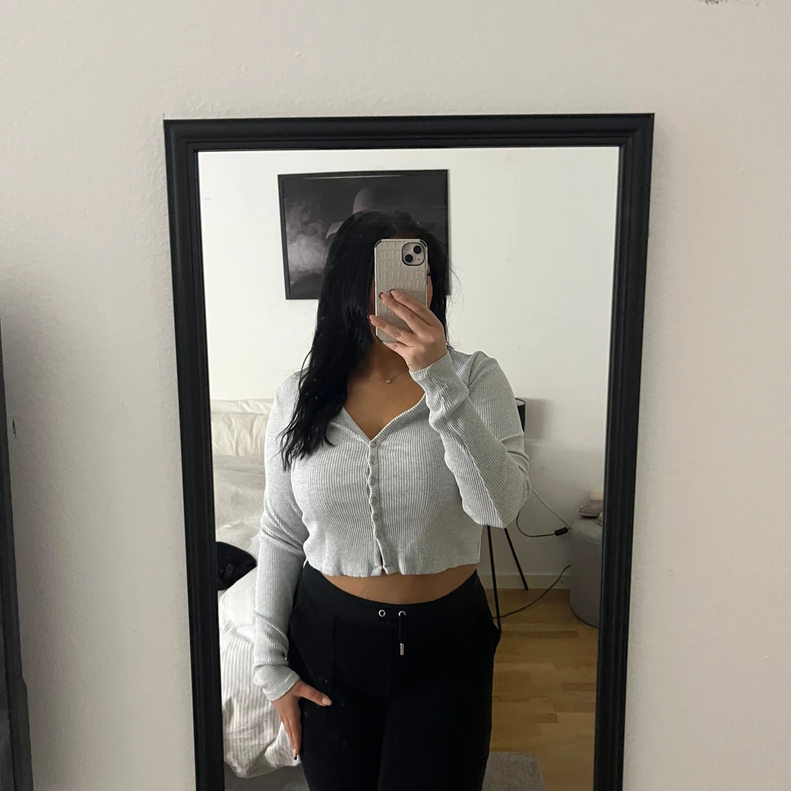 Grå ribbad croppad kofta