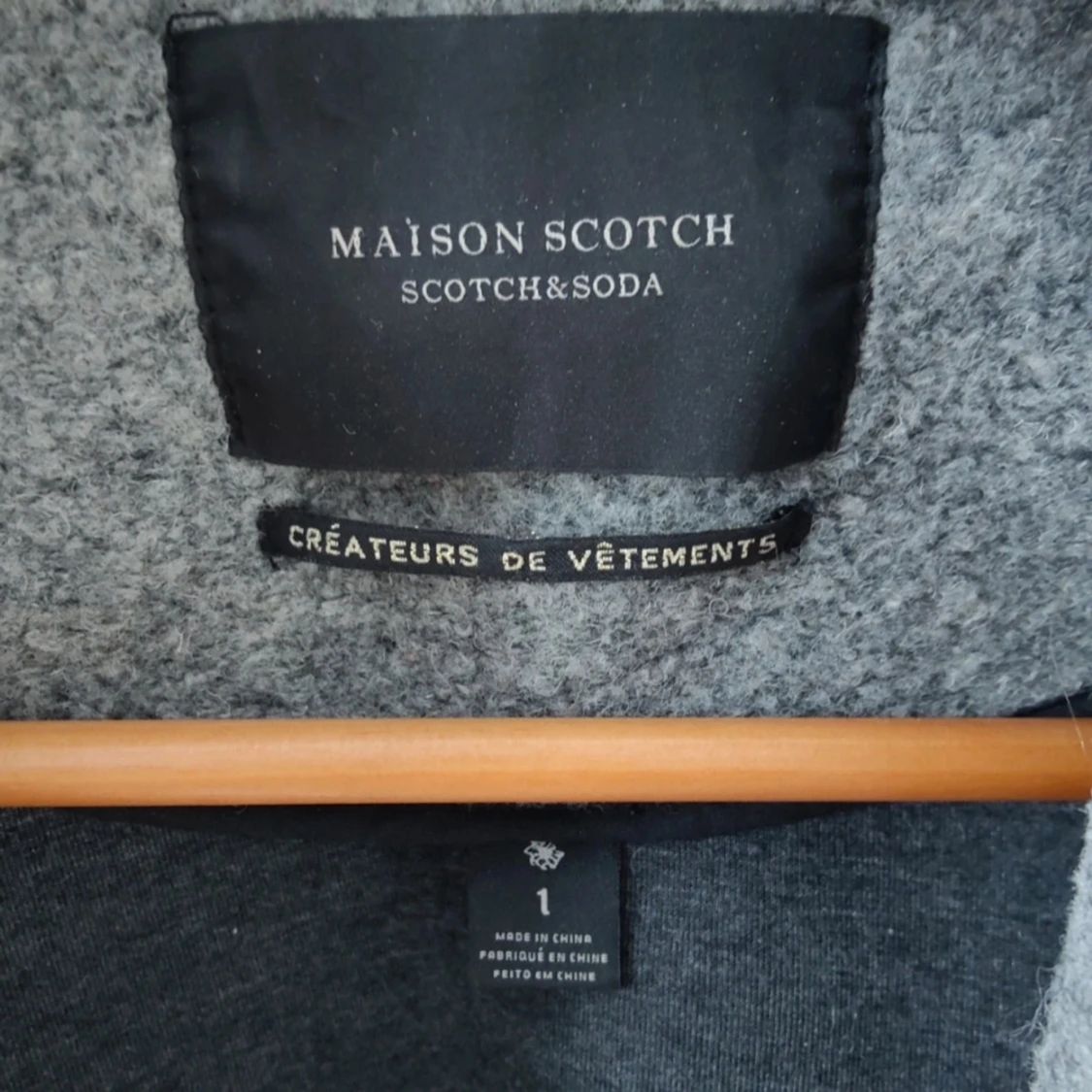 Grå kappa från Maison Scotch - 91