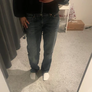 Lågmidjade raka jeans - Superfina lågmidjade raka jeans som inte använda, 27x34