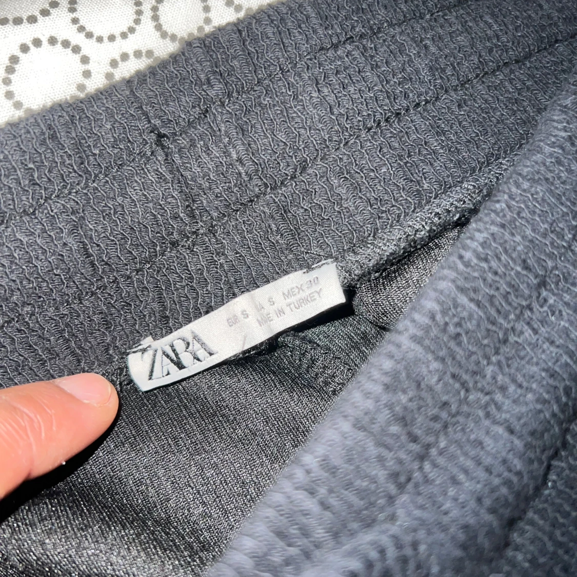 Svarta byxor från Zara - 90