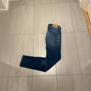Replay Anbass jeans  - Säljer nu dessa Replay Anbass jeans, skriv för fler bilder/frågor🙌🏼