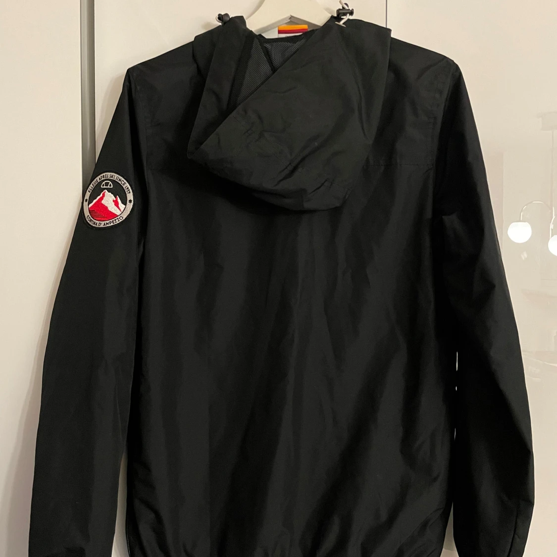 Svart vindjacka från Ellesse - 90