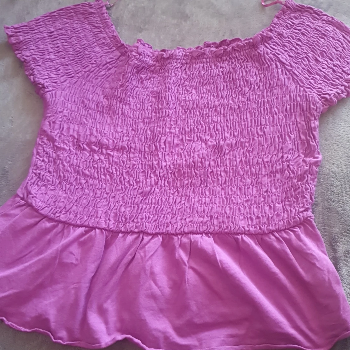 Lila offshoulder topp