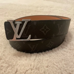 Svart skärp - Helt oanvänt. Storlek 110cm