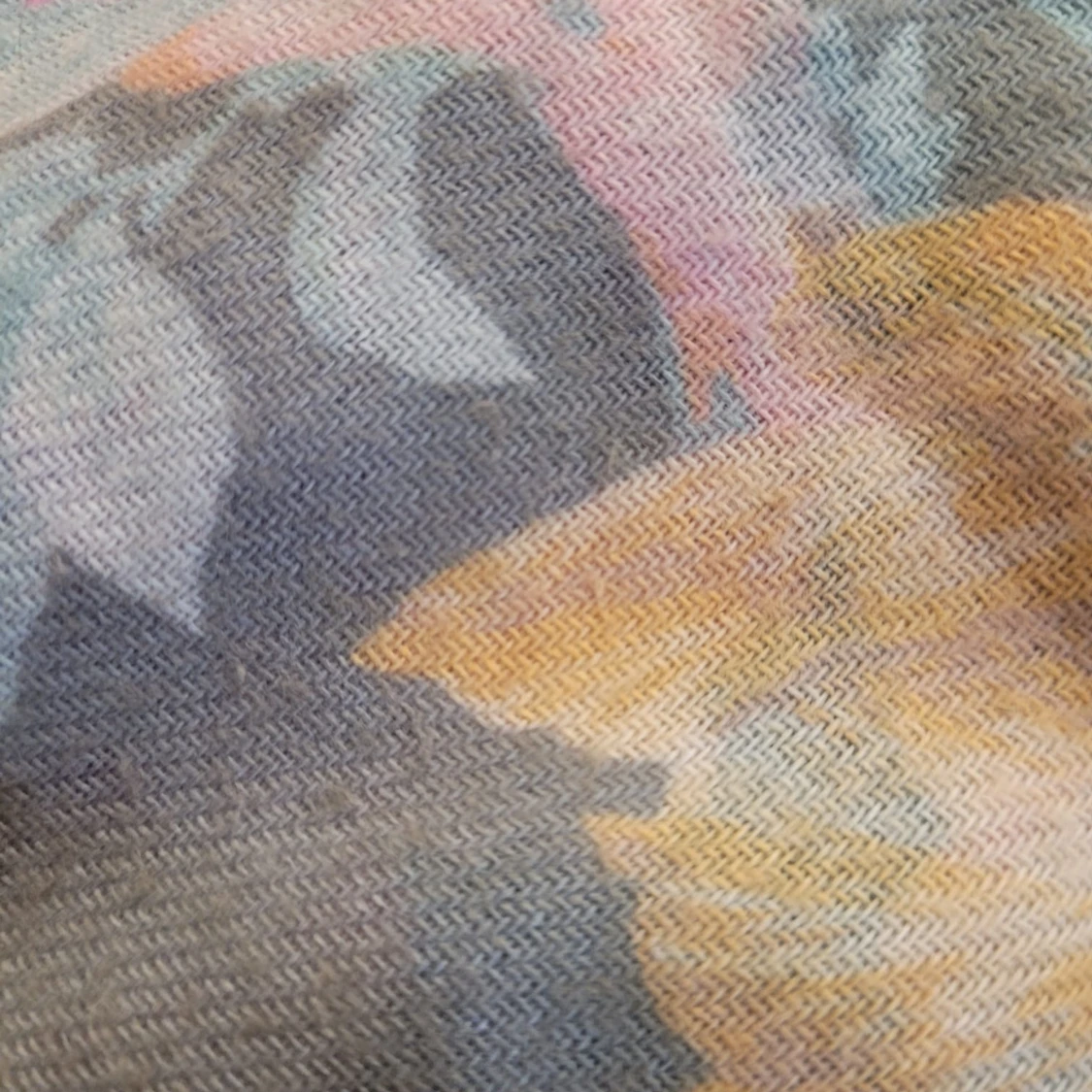 Blommig halsduk med fransar - 93