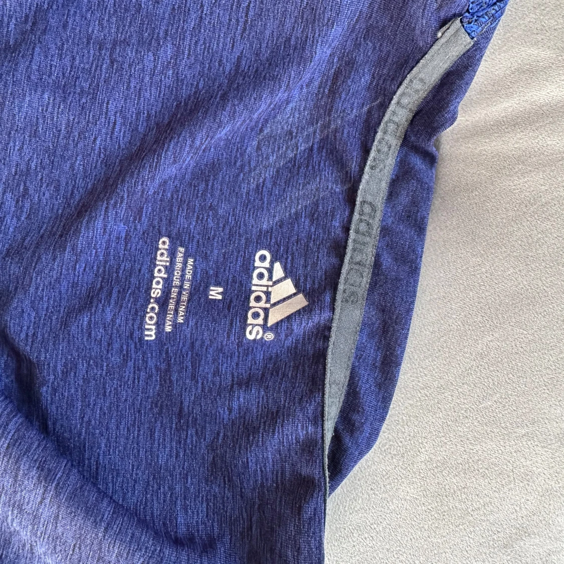 Mörkblå t-shirt från Adidas - 91