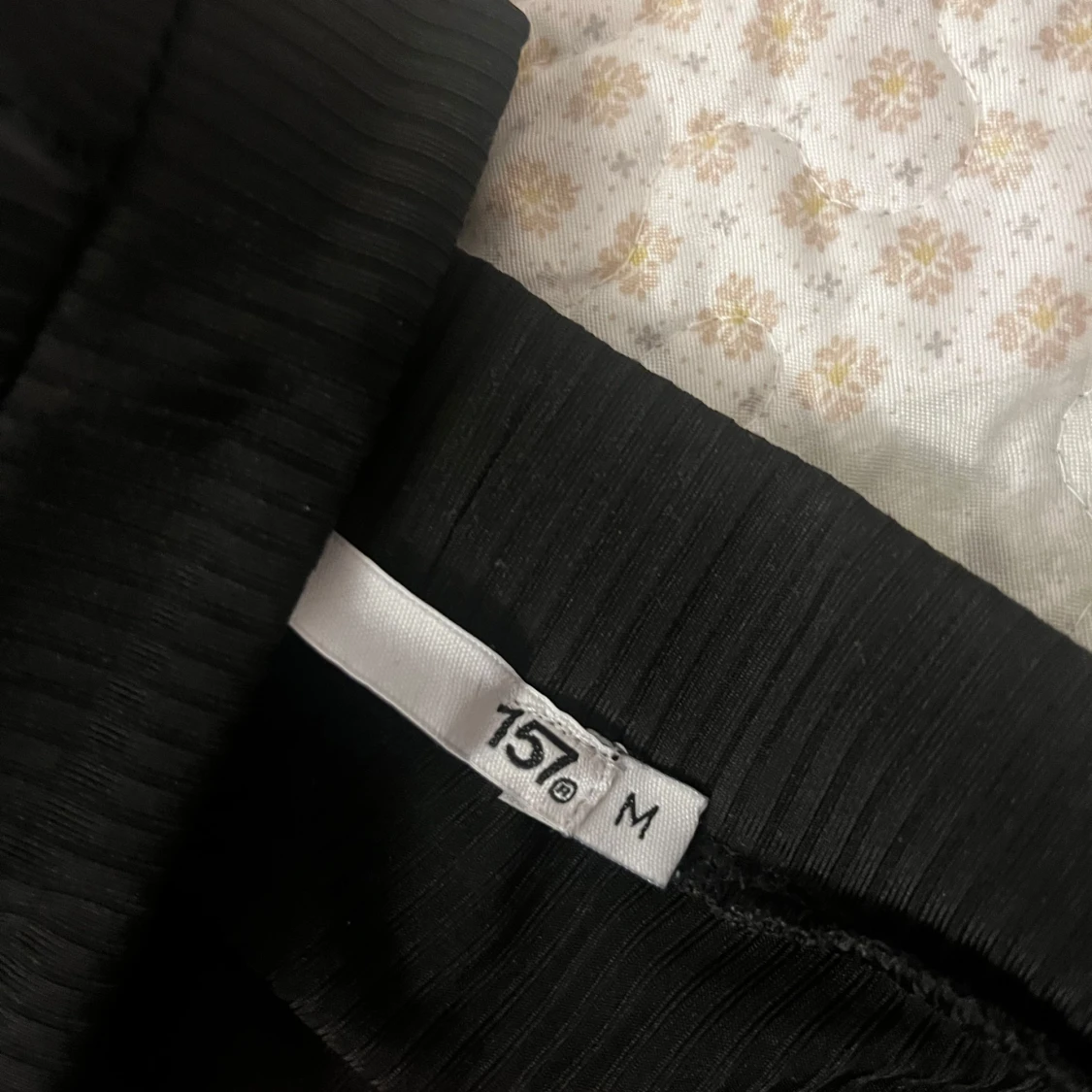 Svarta ribbade byxor - 91