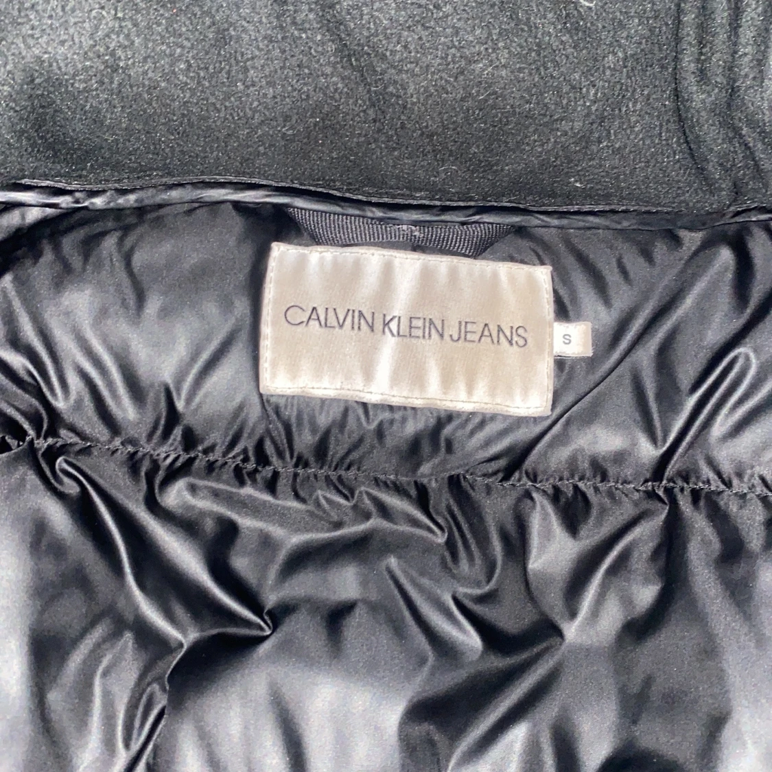 Svart dunjacka från Calvin Klein Jeans - 90