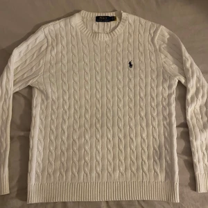 polo ralph lauren tröja - Den är använd bara ett par gånger, rökfri, husdjur fri. Den är i storlek S kan sänka priset vid en snabb affär kan även postas.