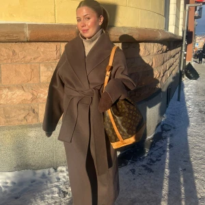 Kappa - Säljer min fina jacka från inwear köpt för 3000kr och är knappt använd🩷 ull