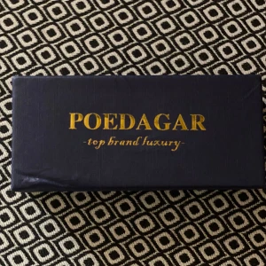 Klocka - Sprillans ny! Perfekt skick. Anledningen till att jag säljer den den är för stor för mig. Möts bara upp tar kontant bara! Finns i Söderköping nypris 5299kr det är bara och höra av sig om det är något