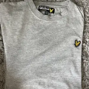 Säljer mina t shirt i 9/10 skick