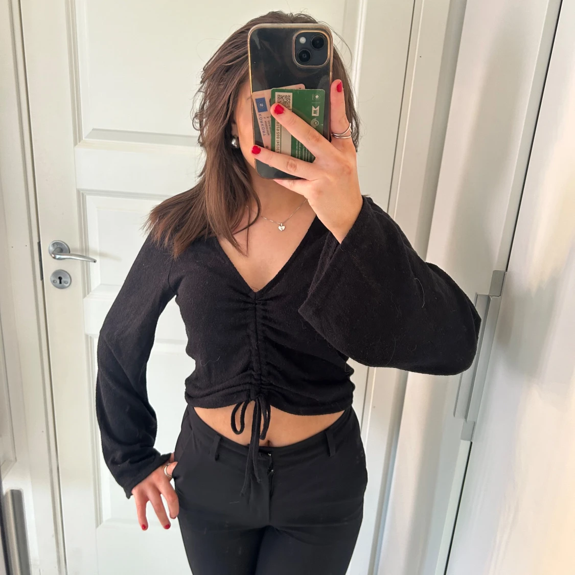 Svart croppad topp med knytning - 90