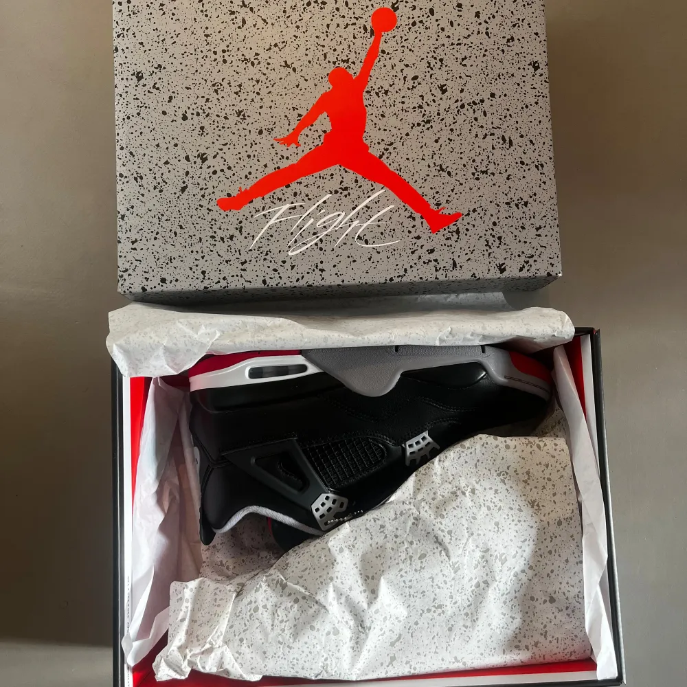 Jordan 4 Bred, helt nya. Skor.