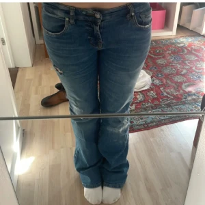 Jättefina Ltb jeans❤️ - Superfina jeans, storlek W28 L30- passar mig som brukar ha 26-27 i midjan och är 163❤️ superlitet hål vid en hälla 