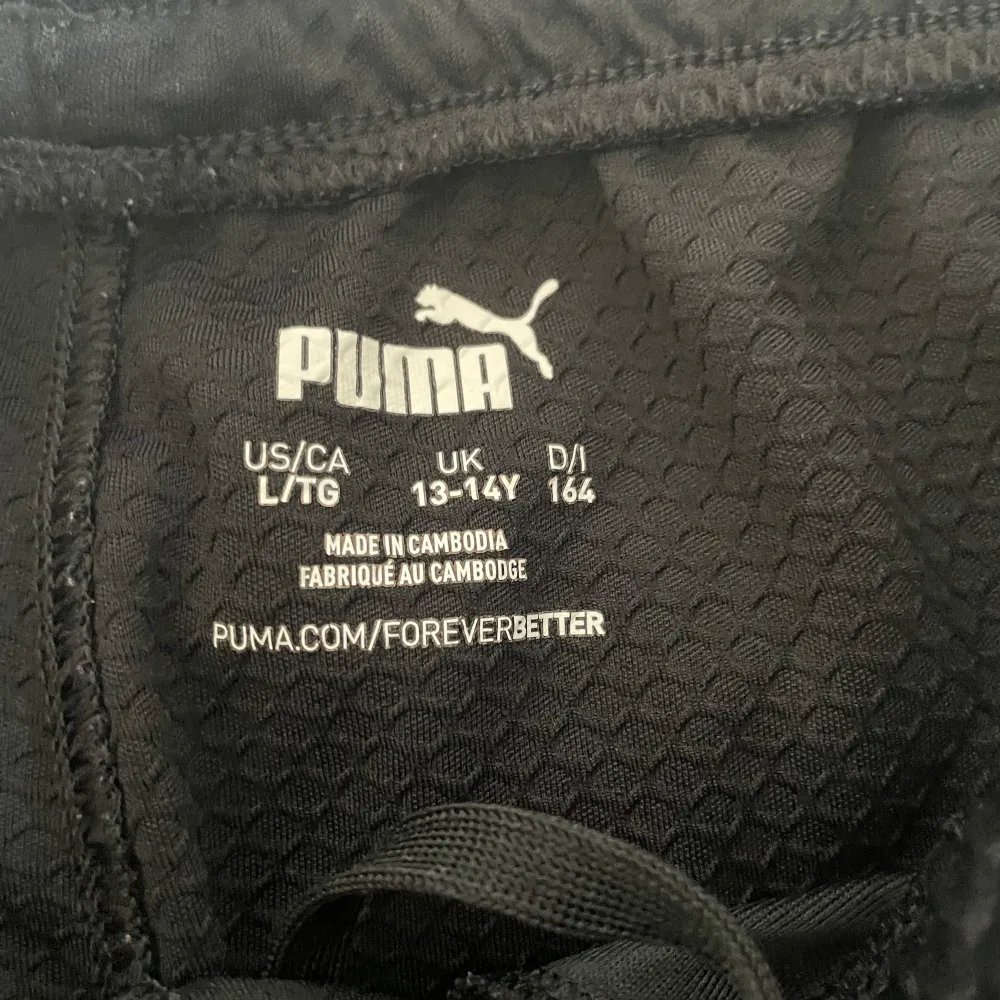 Storlek 164, puma/neymar Bra skick. Jeans & Byxor.