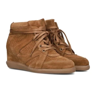 Skor - Säljer mina Isabel Marant liknade skor då dom är för små för mig. Dom är i jätte fint skick, det finns inga täcken på slitningar eller liknade. Ny pris är 1400, Kom med förslag på pris.💕