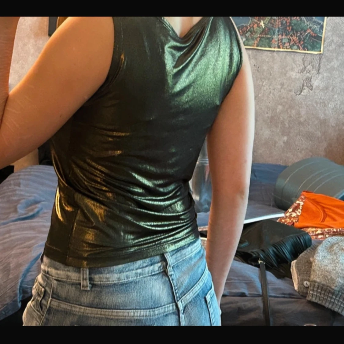 Glittrig grön ärmlös topp - 90