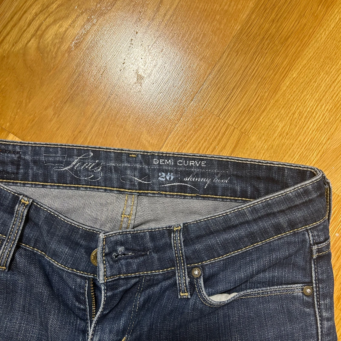 Vintage lågmidjade bootcut Levis jeans - 91