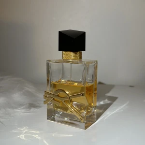 Yves Saint Laurent  - Libre EdP 50ml, se bild för mängden kvar ✨ 