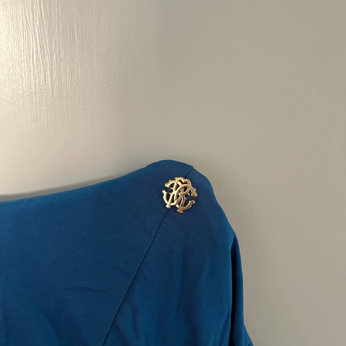 Oanvänd Roberto Cavalli klänning - 3