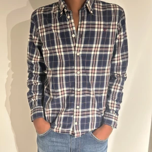 Rutig skjorta från Hackett London, stl 11-12 år - Rutig skjorta från Hackett London stl 11-12 år