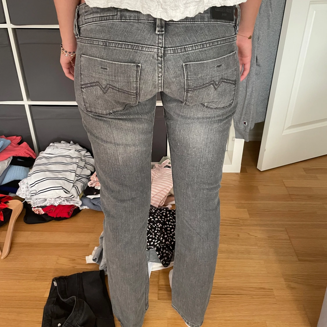 grå bootcut jeans  - 91