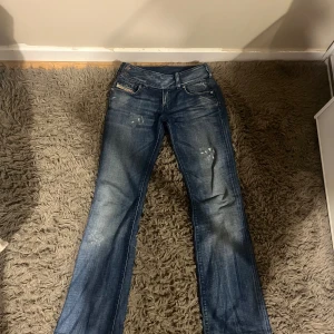 Diesel jeans - Helt perfekta lågmidjade diesel jeans. Används några gånger men är i perfekt skick💕