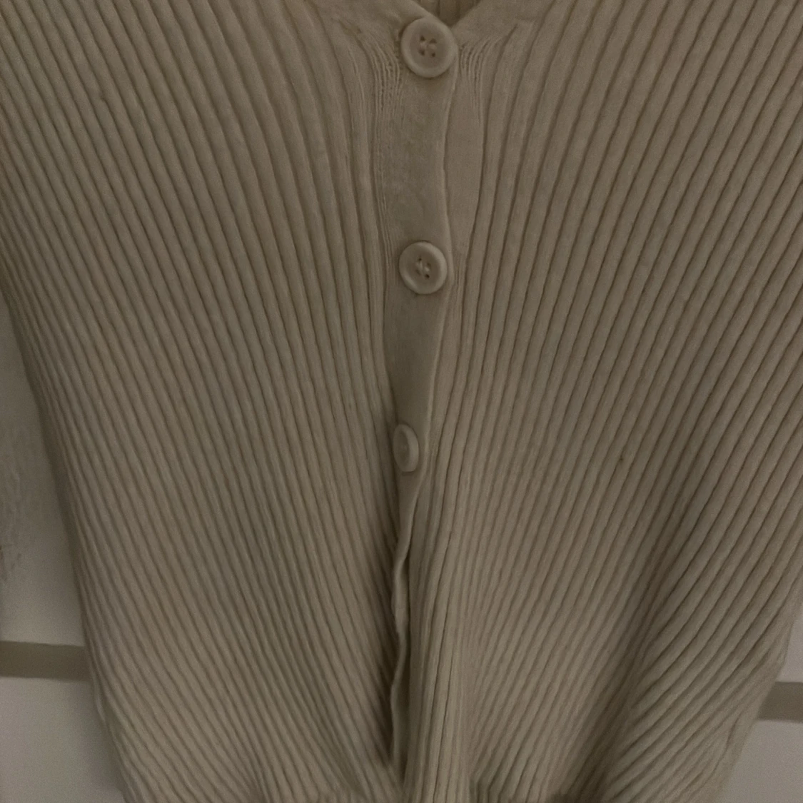 Ribbstickad kofta - 91