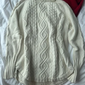 Lexington tröja - Säljer denna som jag inte använder. I nyskick. Storlek M men passar storlekar där omkring 