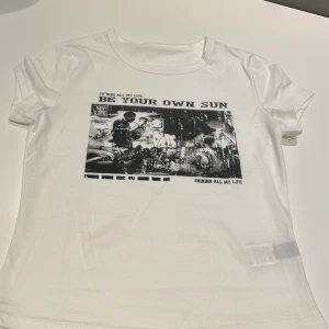 Tröja med tryck - Super  snygg t-shirt med tryck😍