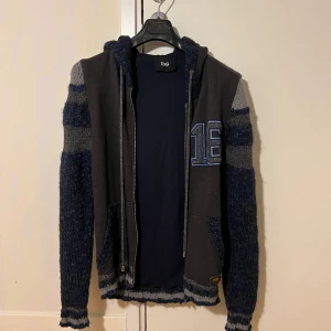 Dolce and gabbana hoodie - Huvtröjor från D&G,  använd fåtal gånger