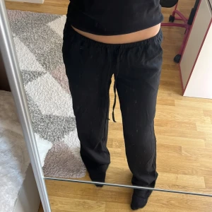 Lågmidjade linnebyxor🎀 - Jätte snygga och trendiga linnebyxor, kommer inte till användning!!💗