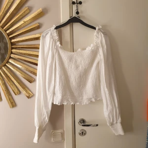 Blus - Blus från gina tricot 