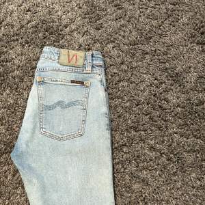 Fina Nudie jeans i bra skick storlek w29 l30