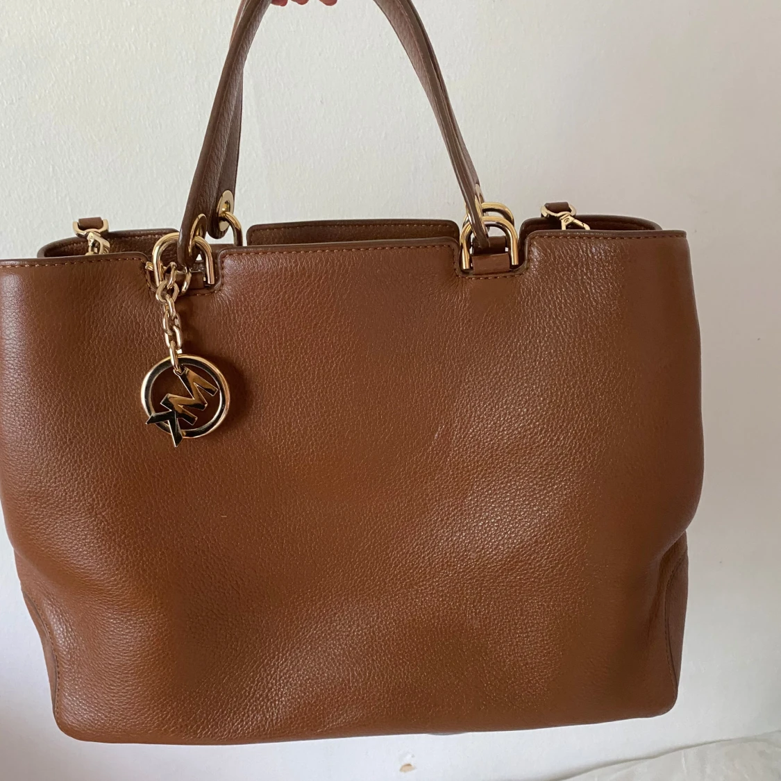 Brun skinnväska från Michael Kors