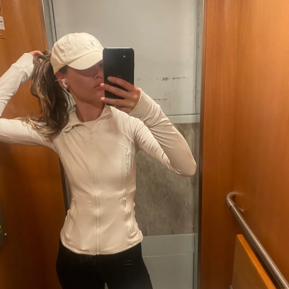 Tränings tröja i storlek 34. Sportswear.