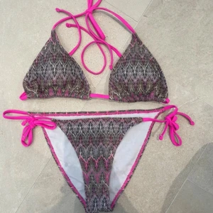 Bikini - Säljer denna bikini aldrig använd 🩷