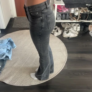 Lowaist Bootcut jeans - Jätte bra kvalite, har tröttnat på dom därför säljer jag dom