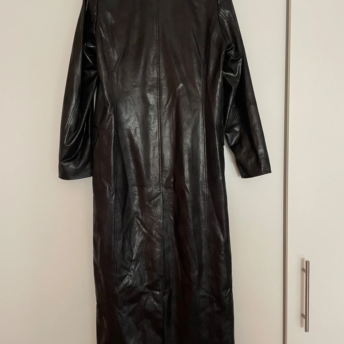 Läderkappa från Weekday  - 93