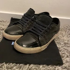 Lanvins  - Säljer Lanvins uk9 andhämtning skick men inte trasiga på nått sätt hör av er vid intresse 