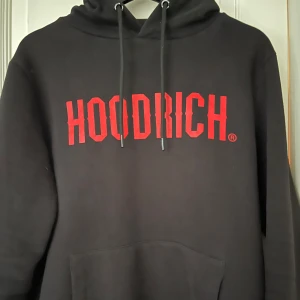 Hoodrich hoodie - Hoodrich hoodie storlek s men passar även m, jätte bra skick, pris kan diskuteras