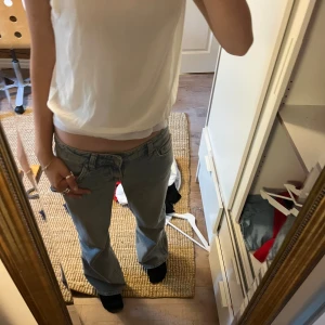 Genomskinligt vitt linne  - Fint linne, passar att ha ett linne under, fråga om fler bilde, pris kan diskuteras vid snabb affär 