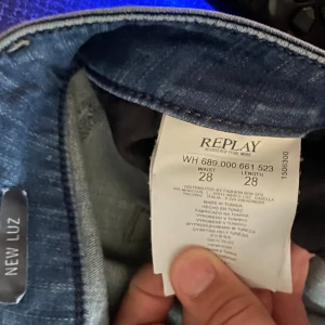 Replay hyperflex jeans - Ett par riktigt feta replays. Perfekta nu inför hösten! Tveka inte att kontakta mig för frågor! 😃🙌
