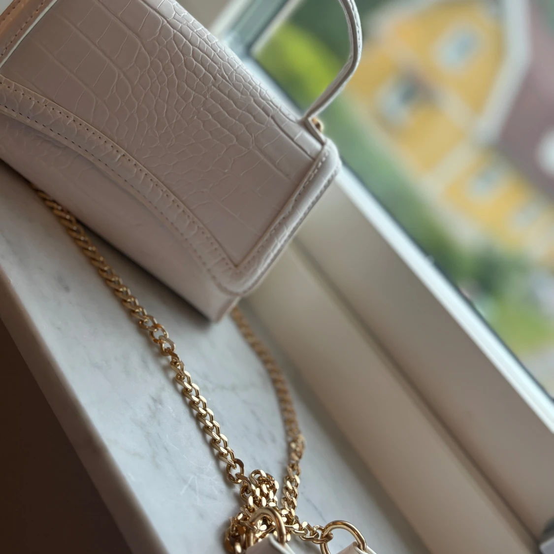 Vit liten väska  - 90