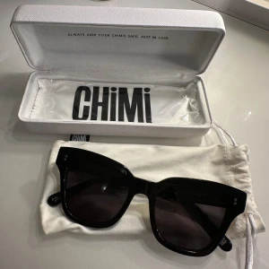 Chimis  - Svarta Chimis jag knappt använt med förpackning plast och allt kvar, är som ny.
