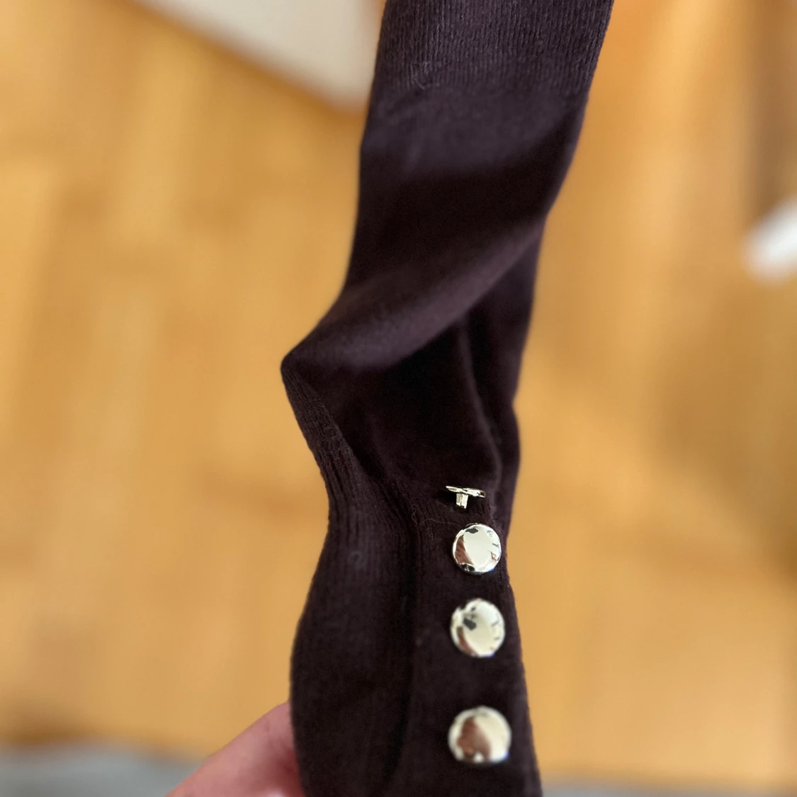 Brun polotröja med knappar - 90