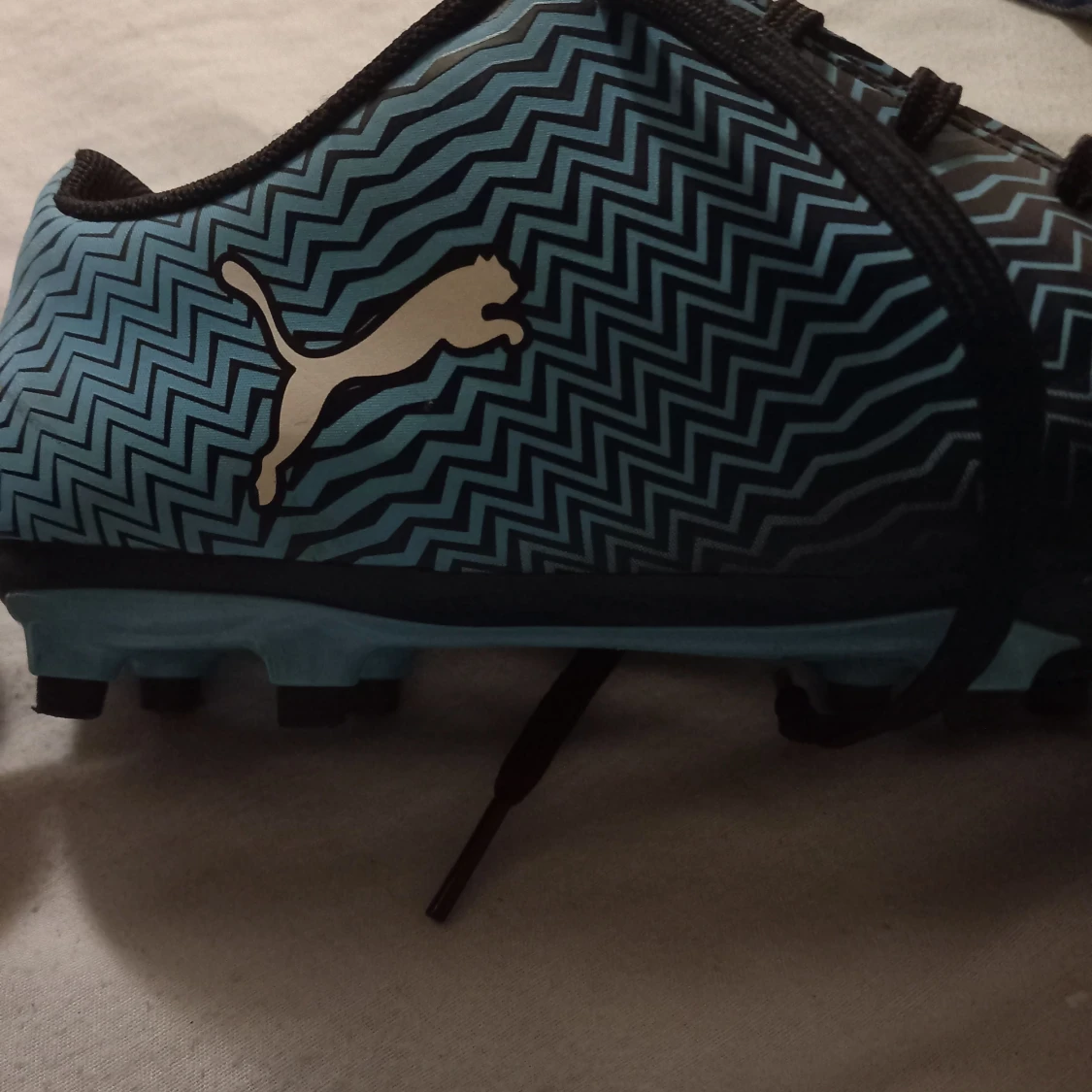 Är storlek 36 är ny och ren  - 93