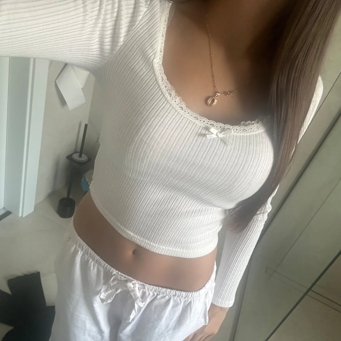 Vit ribbad croppad topp