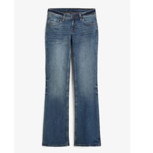 Bootcut jeans - Blåa lågmidjade bootcut jeans i storlek 36, använda Max 5 gånger så är som nya!